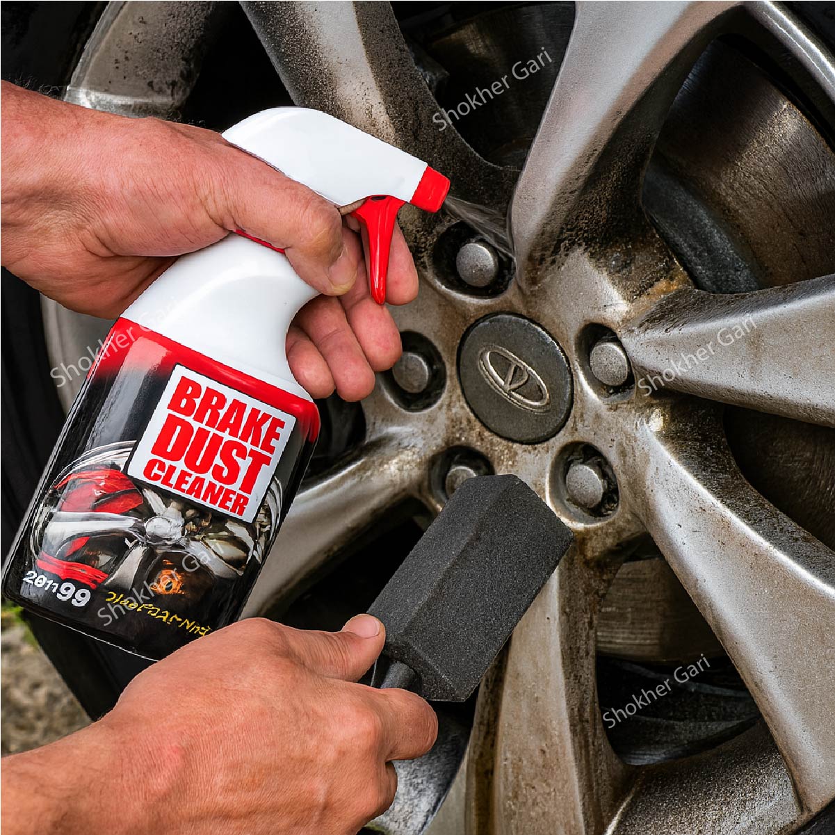 SOFT99 Car Brake Dust Cleaner Powerful Formula for Removing Brake Dust and Road Grime 400 ml image 0