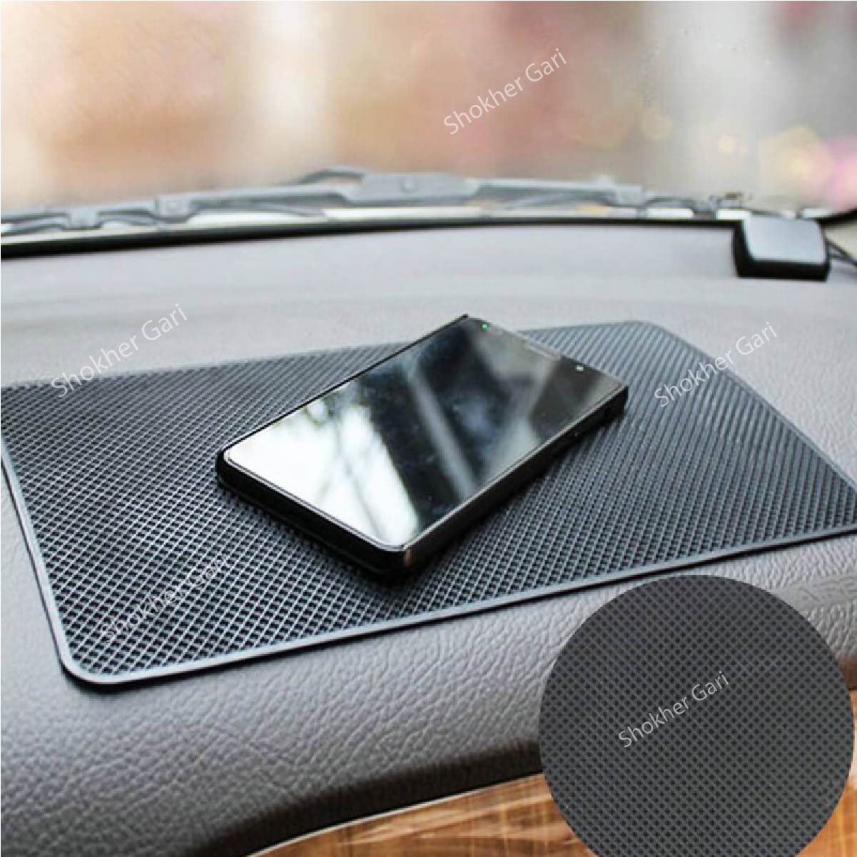 Slip-resistant car dash mat- Non-slip dashboard pad for safe travel - Universal image