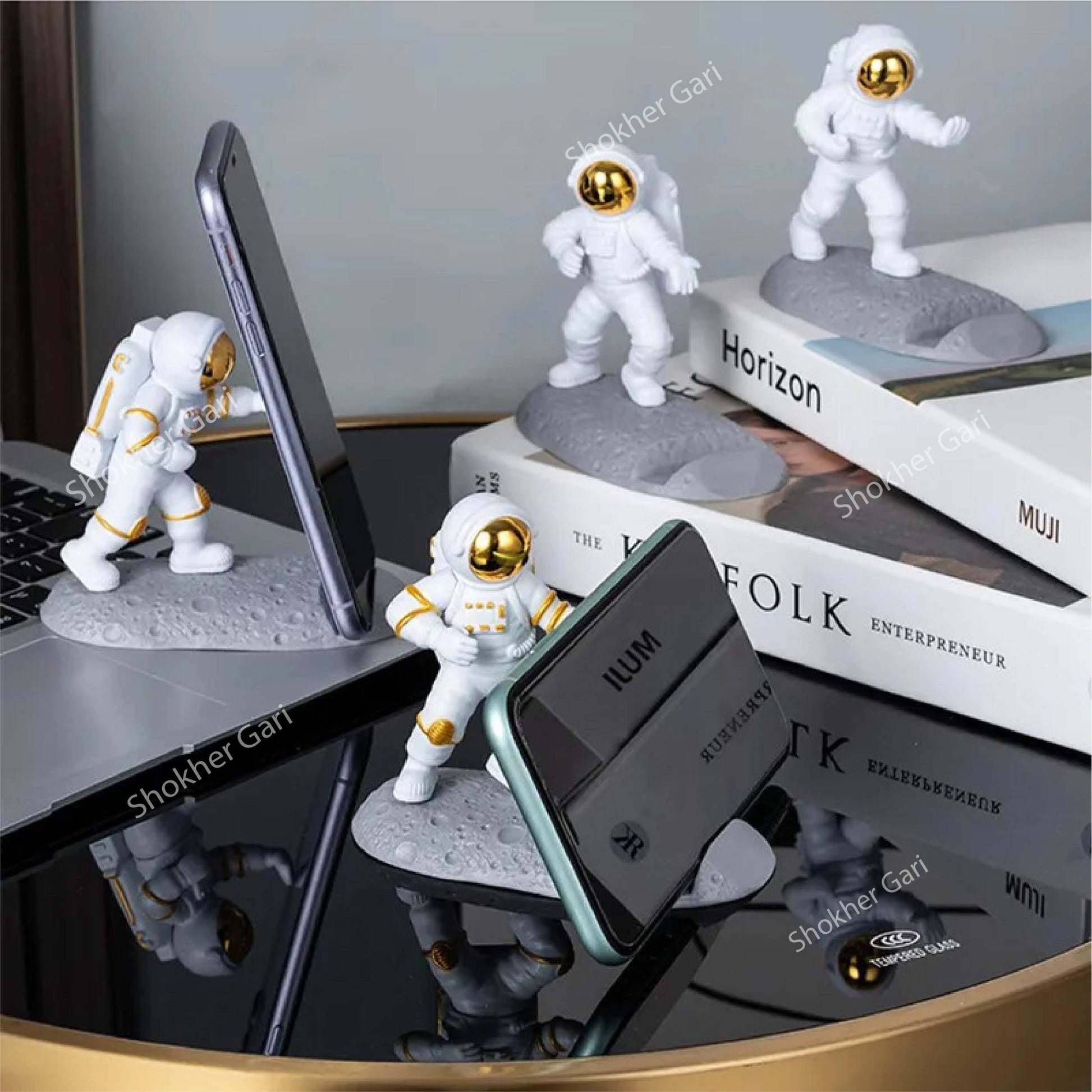 Astronaut Statue Office mobile Mount holder 1Pcs image 0