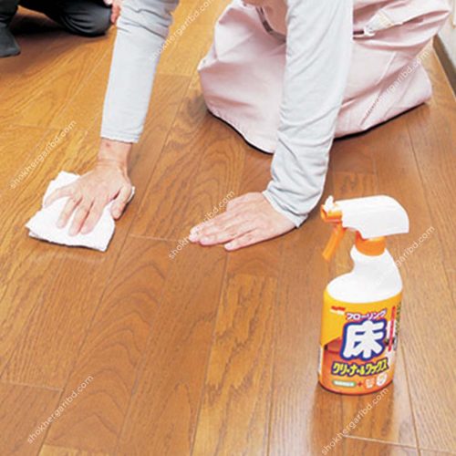 Soft99 Furniture Polish Luxury Gloss Spray Wax - Image 1